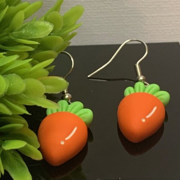 Carrot Earring, Easter Earring, Vegetable Earring, Silly Food Earring, Food - Picture 3 of 5